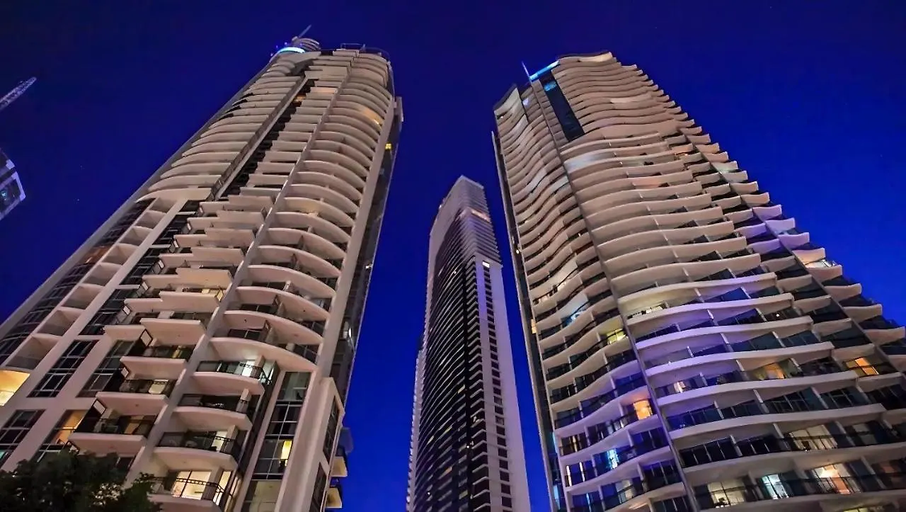 Iconic Chevron Renaissance Private Apartments Gold Coast Ausztrália